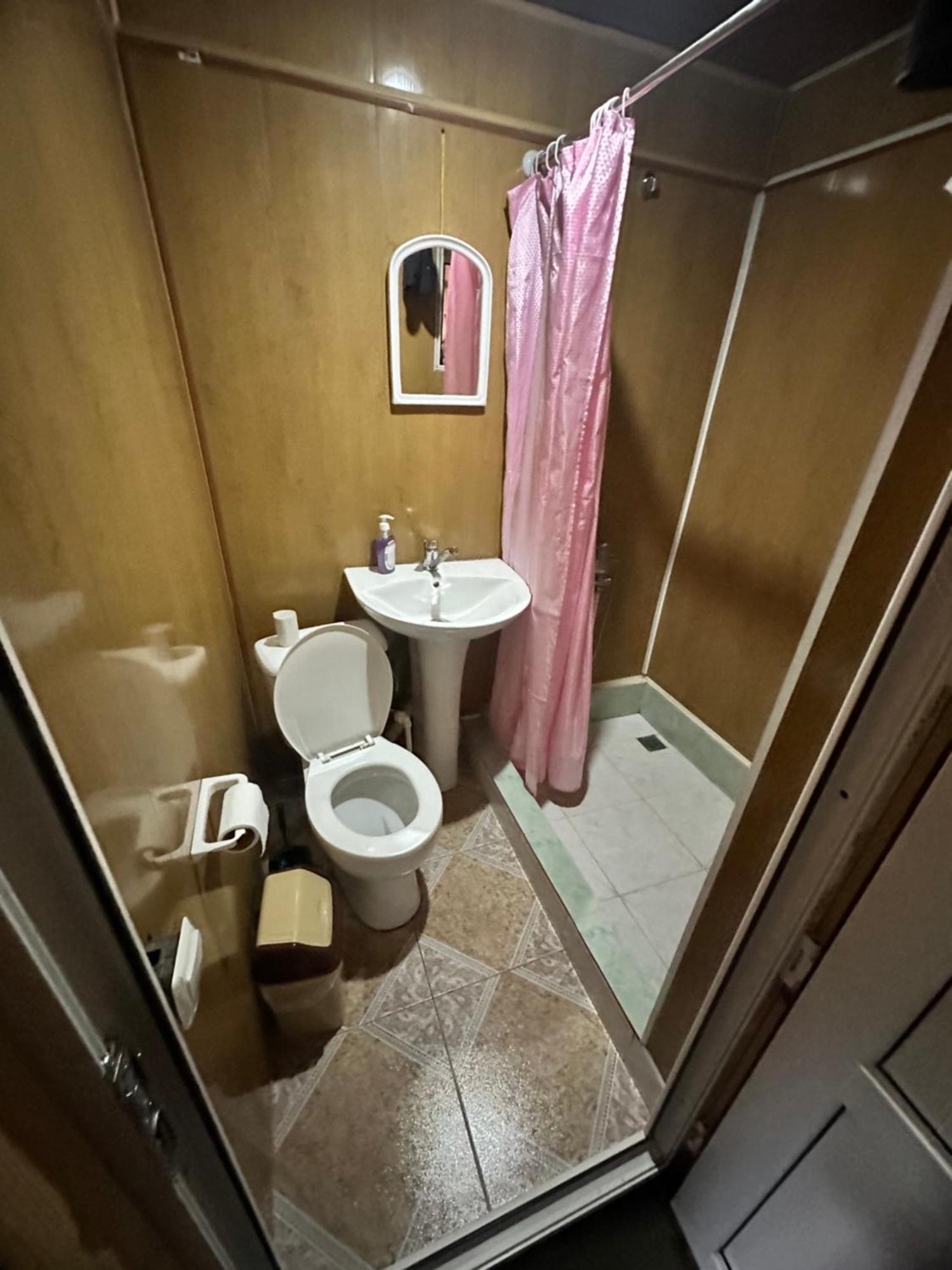 Pirikiti Hotel Akhmeta Eksteriør billede