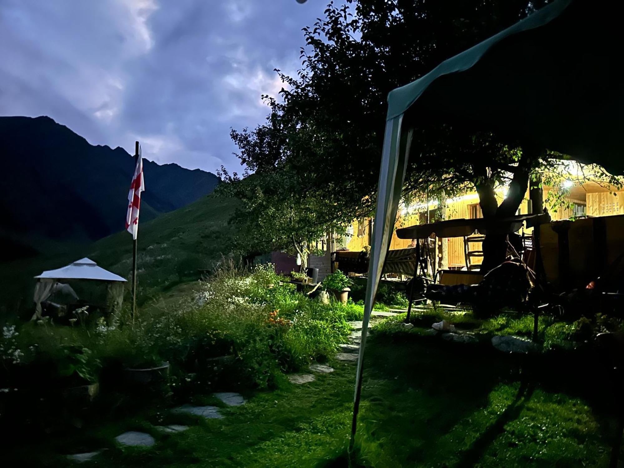 Pirikiti Hotel Akhmeta Eksteriør billede